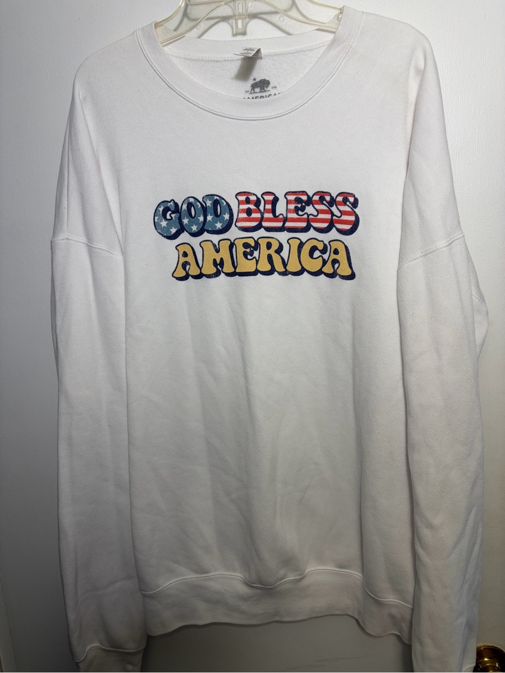 American freedom Co. White God bless America crew sweatshirt. Large.